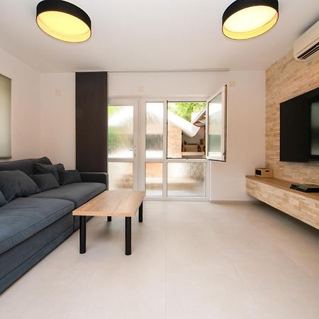 Villa Lipovac โตรกีร์ ภายนอก รูปภาพ