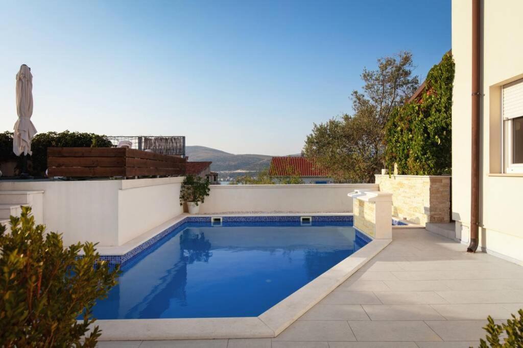 Villa Lipovac โตรกีร์ ภายนอก รูปภาพ