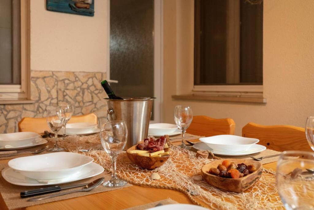 Villa Lipovac โตรกีร์ ภายนอก รูปภาพ